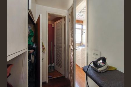 Apartamento à venda com 183m², 4 quartos e 3 vagas Apartamento à venda com 183m², 4 quartos e 3 vagasQuarto de Serviço