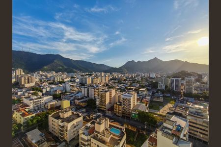 Apartamento à venda com 183m², 4 quartos e 3 vagas Apartamento à venda com 183m², 4 quartos e 3 vagasVista da Suíte