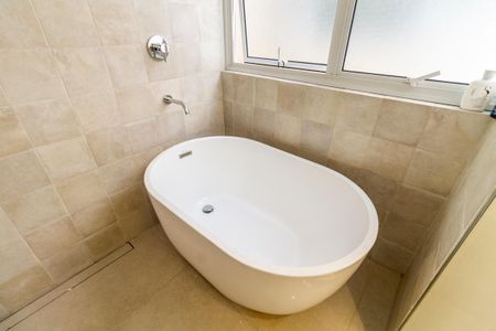 Apartamento à venda com 74m², 1 quarto e 1 vaga Apartamento à venda com 74m², 1 quarto e 1 vagaBanheiro da Suíte