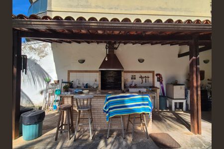 Casa à venda com 427m², 4 quartos e 7 vagas Casa à venda com 427m², 4 quartos e 7 vagasÁrea Gourmet
