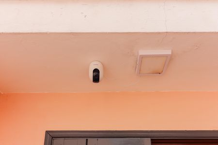 Casa à venda com 214m², 4 quartos e 2 vagas Casa à venda com 214m², 4 quartos e 2 vagasSistema de Segurança