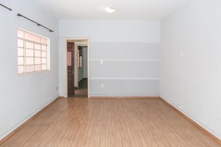 Casa à venda com 400m², 3 quartos e 4 vagas Casa à venda com 400m², 3 quartos e 4 vagasSala