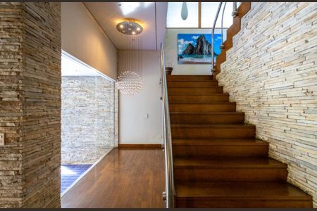 Casa à venda com 796m², 6 quartos e 6 vagas Casa à venda com 796m², 6 quartos e 6 vagasFoto 17