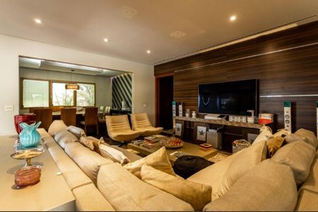 Casa à venda com 796m², 6 quartos e 6 vagas Casa à venda com 796m², 6 quartos e 6 vagasFoto 05