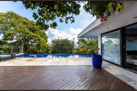 Casa à venda com 796m², 6 quartos e 6 vagas Casa à venda com 796m², 6 quartos e 6 vagasFoto 24