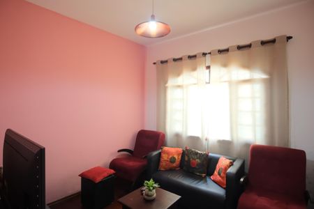 Casa à venda com 200m², 4 quartos e 2 vagasSala de TV