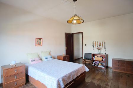 Casa à venda com 200m², 4 quartos e 2 vagasSuíte