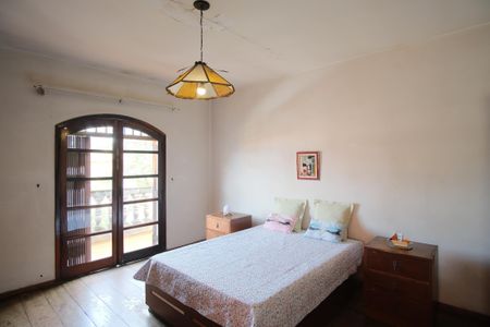 Casa à venda com 200m², 4 quartos e 2 vagasSuíte