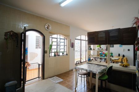 Casa à venda com 200m², 4 quartos e 2 vagasCozinha