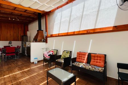 Casa à venda com 122m², 3 quartos e 2 vagas Casa à venda com 122m², 3 quartos e 2 vagasChurrasqueira