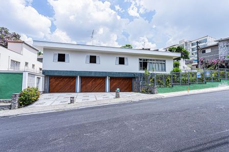 Casa à venda com 590m², 3 quartos e 8 vagasFachada