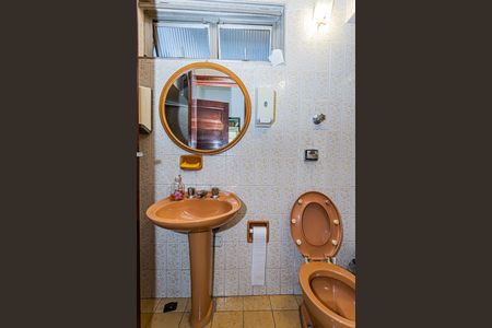 Casa à venda com 590m², 3 quartos e 8 vagasBanheiro Social 2