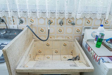 Casa à venda com 590m², 3 quartos e 8 vagasÁrea de Serviço