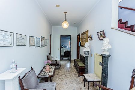 Casa à venda com 590m², 3 quartos e 8 vagasEntrada