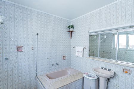 Casa à venda com 590m², 3 quartos e 8 vagasBanheiro suite