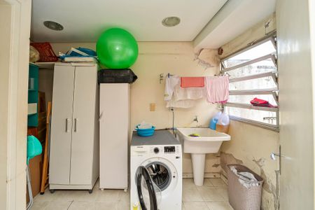 Apartamento à venda com 188m², 3 quartos e 1 vagaÁrea de Serviço