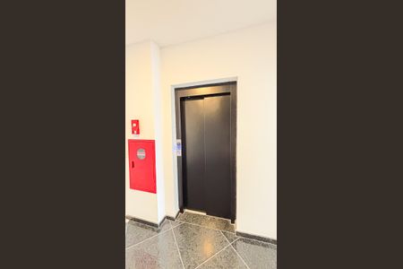 Apartamento à venda com 92m², 3 quartos e 2 vagas Apartamento à venda com 92m², 3 quartos e 2 vagasElevador