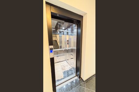 Apartamento à venda com 92m², 3 quartos e 2 vagas Apartamento à venda com 92m², 3 quartos e 2 vagasElevador