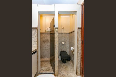 Casa à venda com 282m², 4 quartos e 3 vagas Casa à venda com 282m², 4 quartos e 3 vagasBanheiro da Suíte