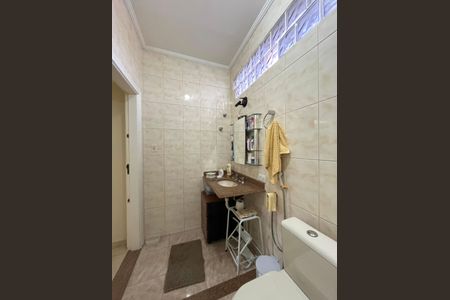 Casa à venda com 143m², 2 quartos e 1 vaga Casa à venda com 143m², 2 quartos e 1 vagaBanheiro da Suíte