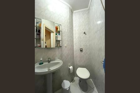 Casa à venda com 143m², 2 quartos e 1 vaga Casa à venda com 143m², 2 quartos e 1 vagaBanheiro de serviço