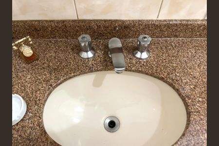 Casa à venda com 143m², 2 quartos e 1 vaga Casa à venda com 143m², 2 quartos e 1 vagaBanheiro da Suíte