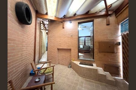 Casa à venda com 143m², 2 quartos e 1 vaga Casa à venda com 143m², 2 quartos e 1 vagaGaragem