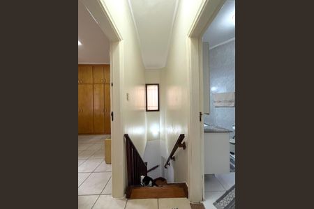 Casa à venda com 143m², 2 quartos e 1 vaga Casa à venda com 143m², 2 quartos e 1 vagaEscada