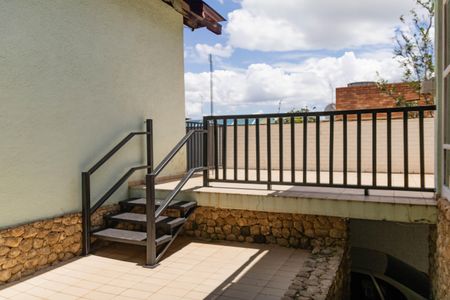 Casa à venda com 305m², 3 quartos e 3 vagasÁrea externa