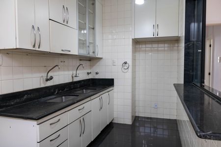 Casa à venda com 305m², 3 quartos e 3 vagasCozinha