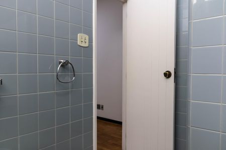 Casa à venda com 305m², 3 quartos e 3 vagasBanheiro da Suíte