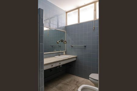 Casa à venda com 305m², 3 quartos e 3 vagasBanheiro da Suíte