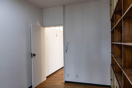 Casa à venda com 305m², 3 quartos e 3 vagasEscritório