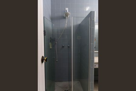 Casa à venda com 305m², 3 quartos e 3 vagasBanheiro da Suíte