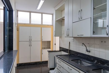Casa à venda com 305m², 3 quartos e 3 vagasCozinha