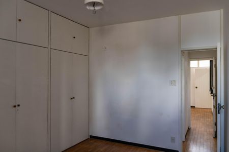 Casa à venda com 305m², 3 quartos e 3 vagasQuarto 2