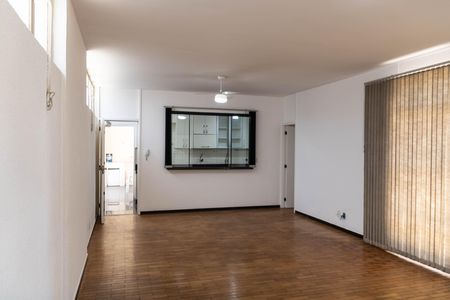 Casa à venda com 305m², 3 quartos e 3 vagasCopa