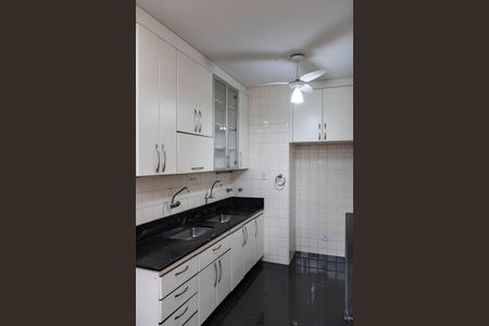 Casa à venda com 305m², 3 quartos e 3 vagasCozinha