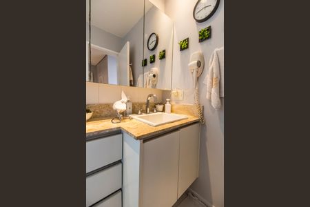 Apartamento à venda com 94m², 3 quartos e 1 vaga Apartamento à venda com 94m², 3 quartos e 1 vagaBanheiro da Suíte