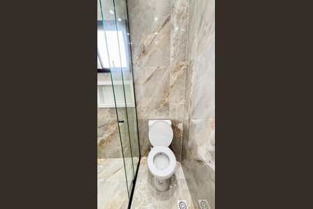 Apartamento à venda com 140m², 3 quartos e 4 vagas Apartamento à venda com 140m², 3 quartos e 4 vagasBanheiro da Suíte