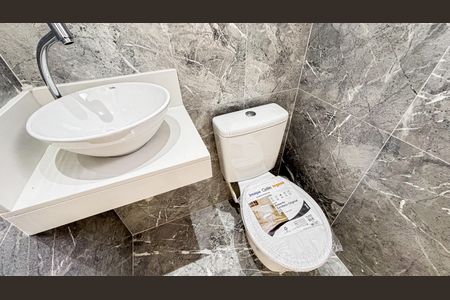 Apartamento à venda com 140m², 3 quartos e 4 vagas Apartamento à venda com 140m², 3 quartos e 4 vagasCobertura - Banheiro