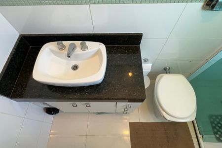 Casa à venda com 139m², 3 quartos e 4 vagasbanheiro suite