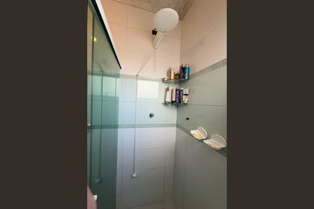 Casa à venda com 139m², 3 quartos e 4 vagasbanheiro suite