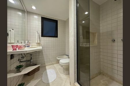 Apartamento à venda com 240m², 4 quartos e 3 vagasBanheiro Social