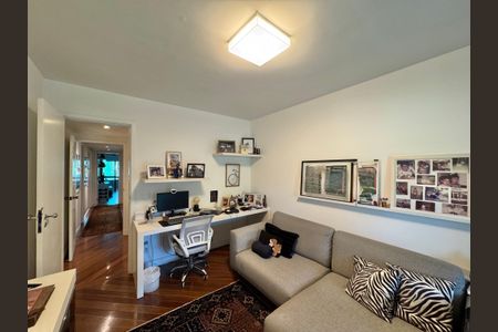 Apartamento à venda com 240m², 4 quartos e 3 vagasQuarto 1