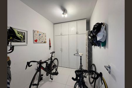 Apartamento à venda com 240m², 4 quartos e 3 vagasÁrea de Serviço - Quarto