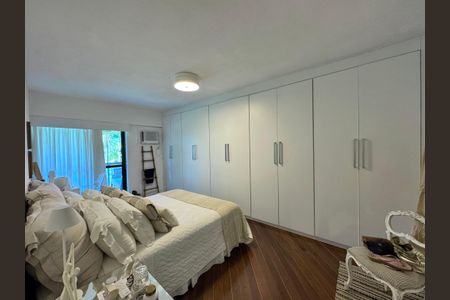 Apartamento à venda com 240m², 4 quartos e 3 vagasSuíte 1