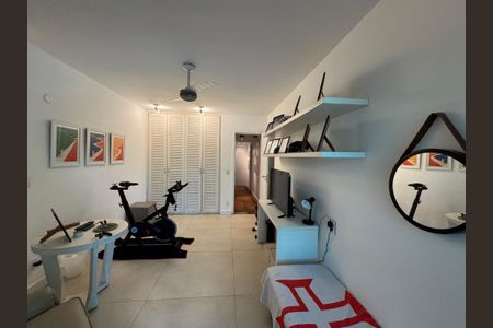 Apartamento à venda com 240m², 4 quartos e 3 vagasQuarto 2