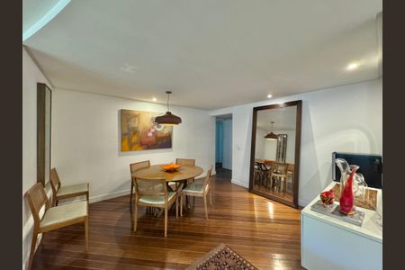 Apartamento à venda com 240m², 4 quartos e 3 vagasSala