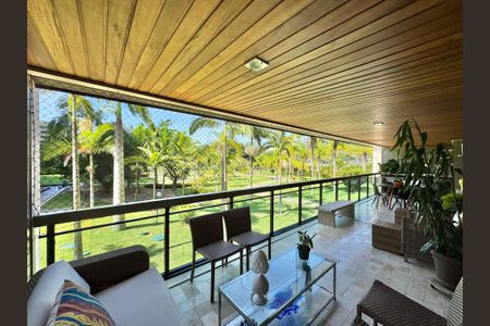 Apartamento à venda com 240m², 4 quartos e 3 vagasVaranda